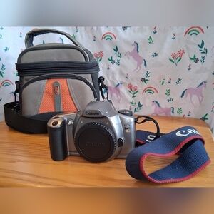 EUC Canon EOS Rebel Gii Film Camera Photography & Padded Outdoor Travel Bag